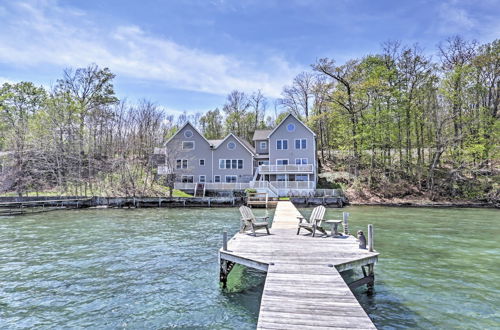 Foto 1 - Waterfront Seneca Lake House: Fire Pit + Boat Dock