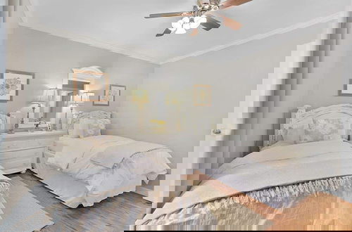 Foto 4 - New! Charming Home Just 4 Blks From Main St!