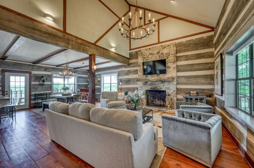 Photo 1 - Luxury 23-acre Ranch With Hottub Near Alamosprings