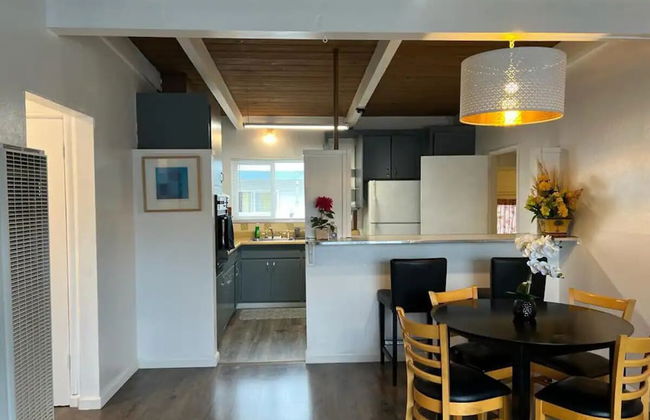 New 2BR Home w Parking Laundry in 580-80 - Foto 12