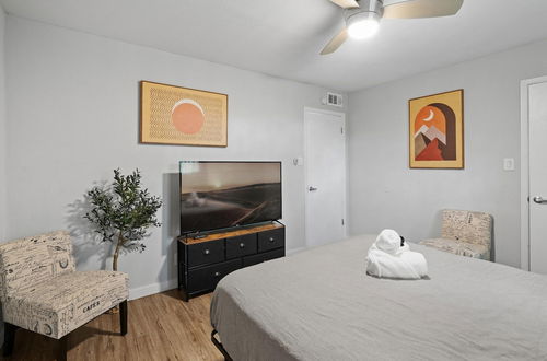 Photo 33 - Stylish 1BR Near UT Highland Evonify