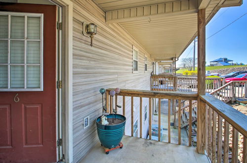 Photo 9 - Quaint Hot Springs Condo on Lake Hamilton