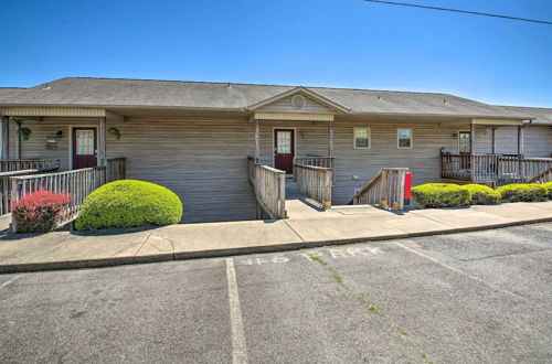 Photo 28 - Quaint Hot Springs Condo on Lake Hamilton