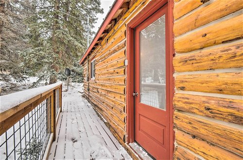 Foto 13 - Picturesque Alma Log Cabin w/ Deck & Grill