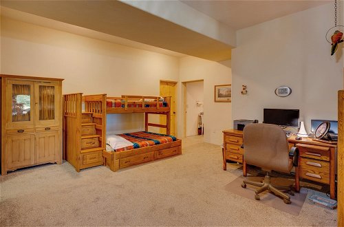 Foto 11 - Spacious Home w/ Game Room ~ 5 Mi to the Slopes