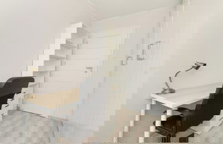 Foto 2 - Gdansk Apartment With Desk by Renters