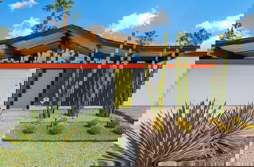 Photo 9 - 5 Palms Desert Eichler - Mid-century Modern w Pool