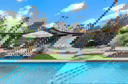 Photo 1 - 5 Palms Desert Eichler - Mid-century Modern w Pool