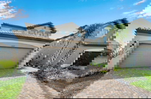 Foto 46 - Best Resort Near Disney Private Pool & Spa Home! 5 Bedroom Villa by RedAwning