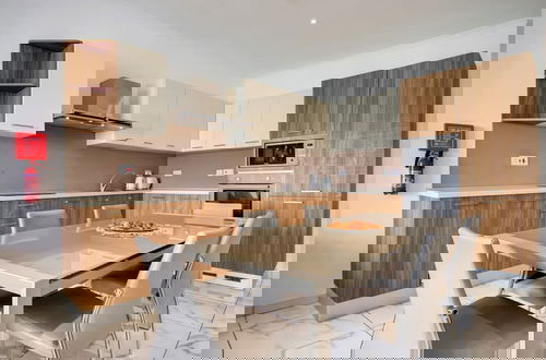 Foto 8 - Modern Beach Apartment With Fantastic Sea Views