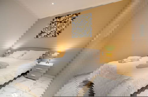 Foto 19 - Modern Beach Apartment With Fantastic Sea Views