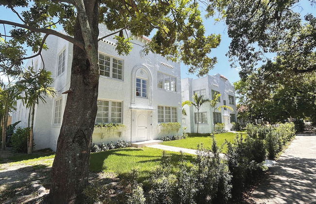 Beach Haus Design District - Photo 21