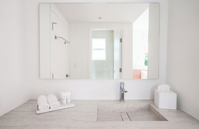 Beach Haus Design District - Photo 18