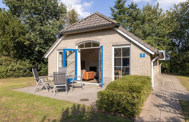 Bungalow in Twente's Peaceful Countryside - Foto 1