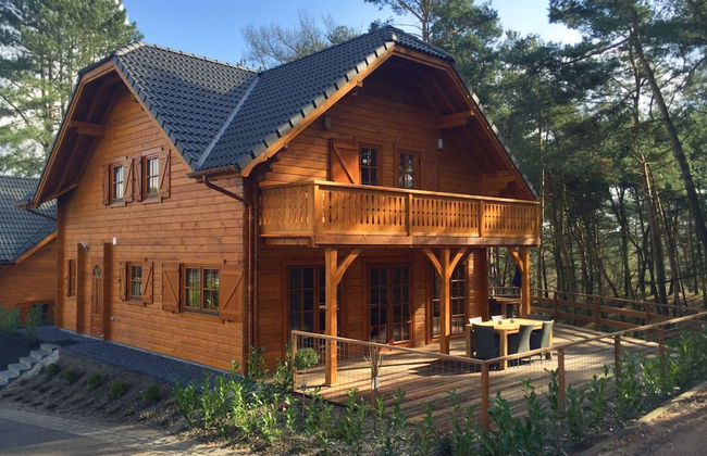 Wooden Holiday Home Near Brunssummerheide - Photo 1