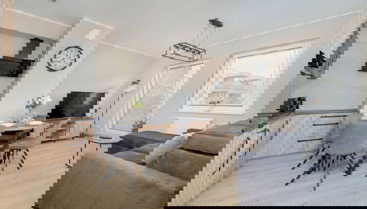 Foto 1 - Apartment With Parking by Renters
