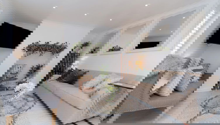 Photo 1 - Central Apartment with Patio - Sofa Bed
