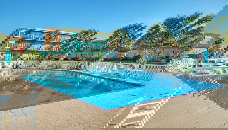Foto 1 - Sleeps 18 2 Beachfront Condos w/ 2 Pools, Tennis/pickleball, Beach Boardwalk