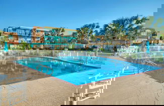 Foto 2 - Beach Boardwalk 2 Pools, Tennis & Pickleball Shorely Blessed by Avantstay