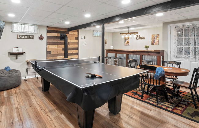 Ridge Retreat by Avantstay Game Room, Covered Porch, & Fire Pit! - Foto 17