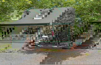 Foto 3 - Ridge Retreat by Avantstay Game Room, Covered Porch, & Fire Pit!