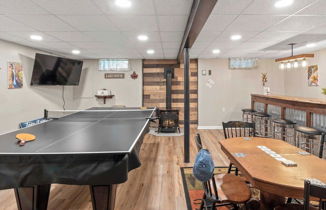Ridge Retreat by Avantstay Game Room, Covered Porch, & Fire Pit! - Foto 2