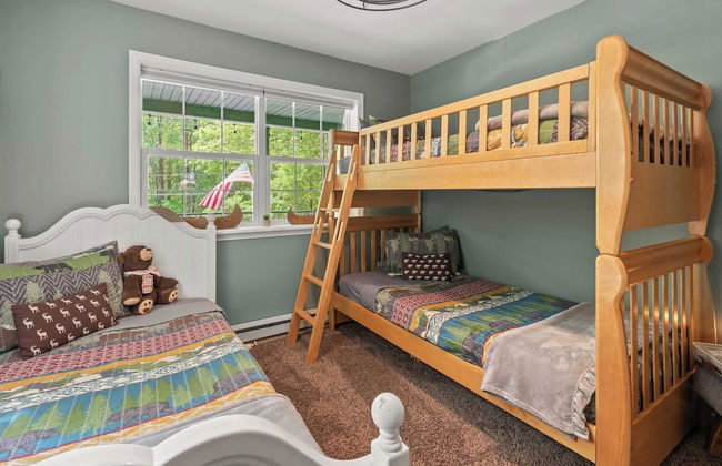 Ridge Retreat by Avantstay Game Room, Covered Porch, & Fire Pit! - Foto 31