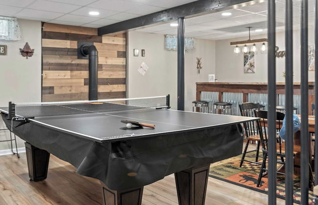 Ridge Retreat by Avantstay Game Room, Covered Porch, & Fire Pit! - Foto 16