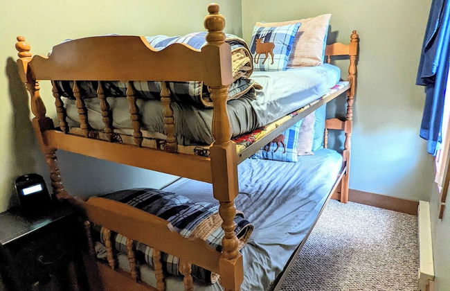 Frost Hollow by Avantstay Deck w/ Grill, Game Room Loft - Foto 19