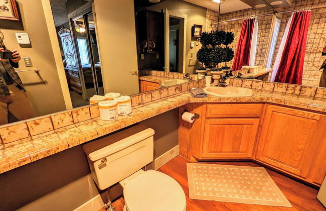 Frost Hollow by Avantstay Deck w/ Grill, Game Room Loft - Foto 5