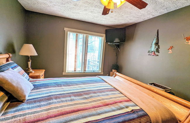 Frost Hollow by Avantstay Deck w/ Grill, Game Room Loft - Foto 15