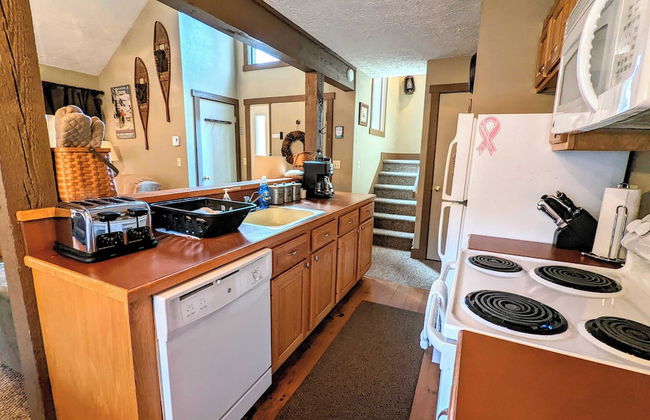 Frost Hollow by Avantstay Deck w/ Grill, Game Room Loft - Foto 6