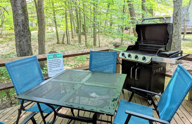 Frost Hollow by Avantstay Deck w/ Grill, Game Room Loft - Foto 3