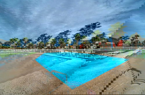 Foto 20 - Steps to Sandfest Beach Access, 2 Pools, Pickleball Beach Bliss by Avantsta