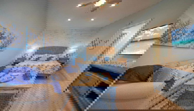 Foto 1 - 2 Units Beach Boardwalk, Pool, Pickleball + Tennis Island Retreat Complex