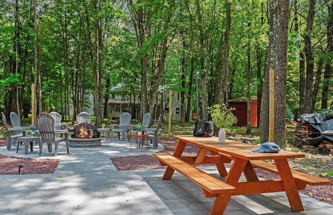 Maple Oasis by Avantstay Newly Built w/ Hot Tub, Game Room & Fire Pit - Foto 29