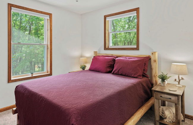 Maple Oasis by Avantstay Newly Built w/ Hot Tub, Game Room & Fire Pit - Foto 25