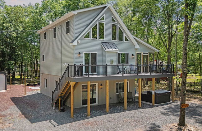 Maple Oasis by Avantstay Newly Built w/ Hot Tub, Game Room & Fire Pit - Foto 34