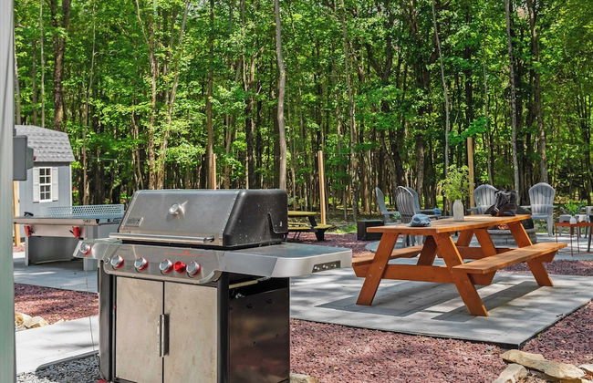 Maple Oasis by Avantstay Newly Built w/ Hot Tub, Game Room & Fire Pit - Foto 30
