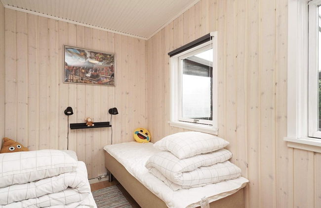 6 Person Holiday Home in Hojby - Foto 3