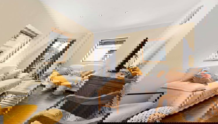 Foto 1 - Beautiful Duplex Near Shopping Street
