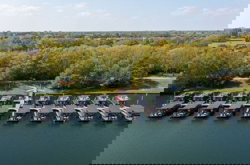Foto 15 - Luxury Houseboat With Beautiful Views