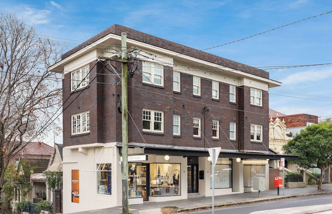 Bondi Junction Apartments by Urban Rest - Photo 9