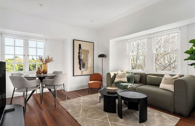 Bondi Junction Apartments by Urban Rest - Photo 10