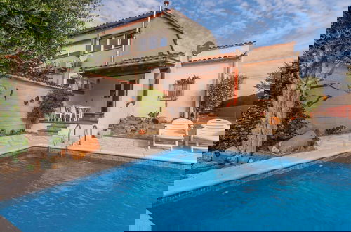 Foto 19 - Peaceful Holiday Home in Costa Brava With Private Pool