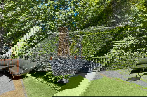 Photo 20 - Astounding Bungalow With Garden