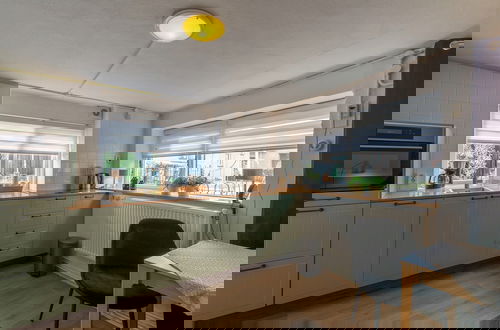 Foto 6 - Comfy Holiday Home Near sea