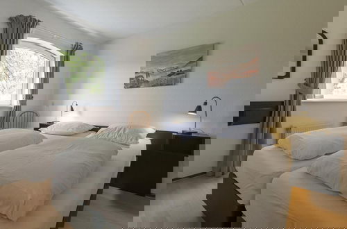 Foto 5 - Modern Home Near the Beach