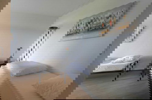 Foto 3 - Modern Home Near the Beach