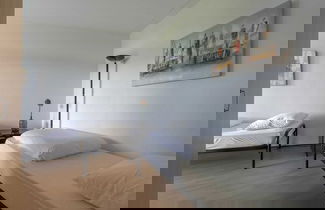 Foto 3 - Modern Home Near the Beach
